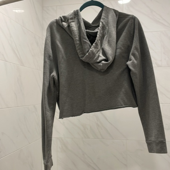 Grey pink crop top hoodie - Picture 2 of 2